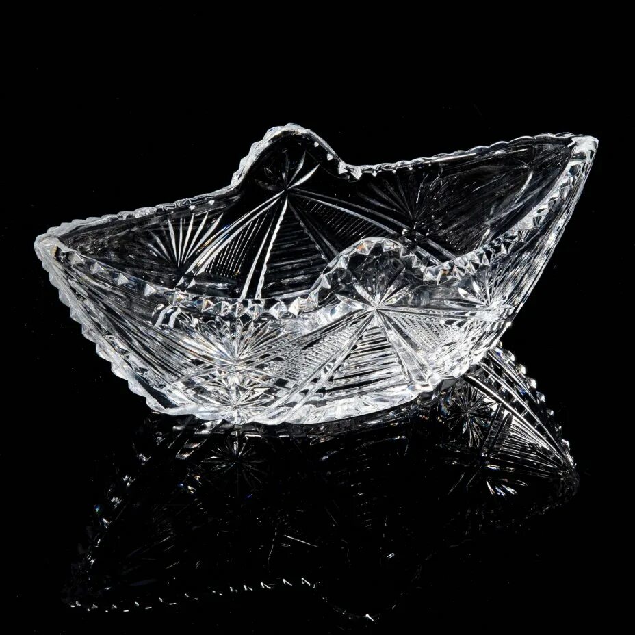 Хрустальный салатник ладья чехословакия. Гусь хрустальный ладья. Конфетница ладья хрусталь. Салатница хрустальная ладья ссср. Хрустальная конфетница салатница ладья богемия.