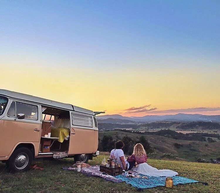 Автодом vanlife. Дом на колесах для путешествий. Фургон для путешествий. Путешествие на автодоме. Travel колесо