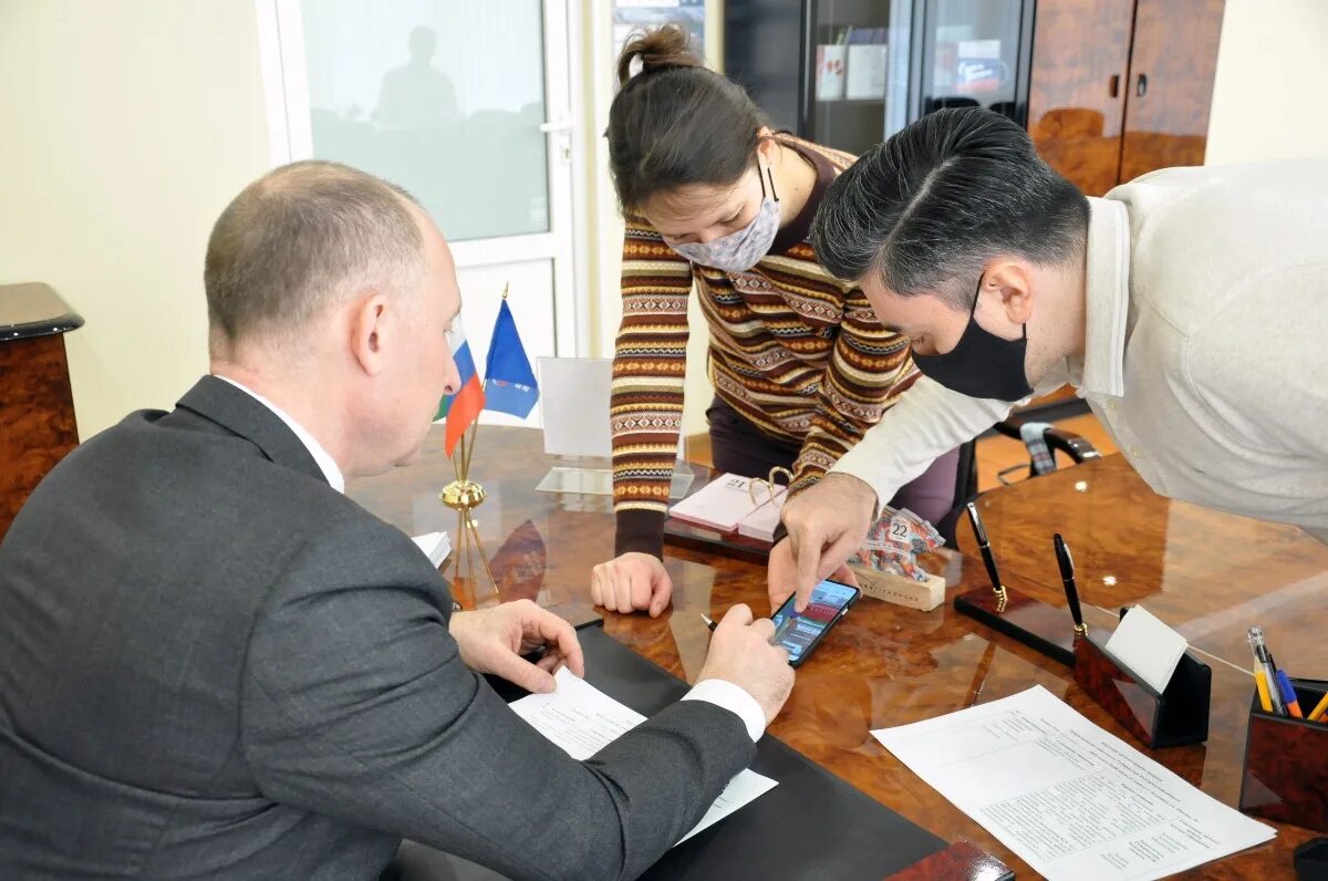 Зам губернатора Белгородской области Базаров. Прием граждан. Резиденция губернатора Белгородской области. Пресс секретарь губернатора Белгородской области. Телефон приемной губернатора белгородской