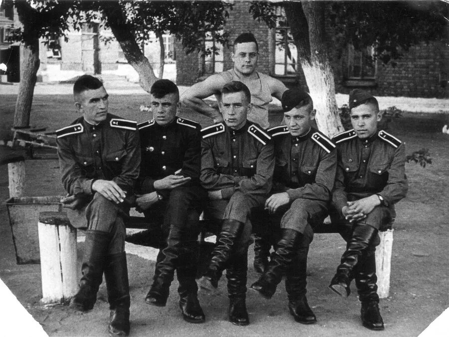 Курсант гражданского училища. Курсанты танкового училища.
