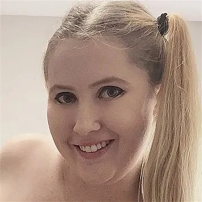 Аманда тейлор в белом платье. Эмили скотт плейбой. Эмма робертс. Эмма басти. Эшли грин 2008.