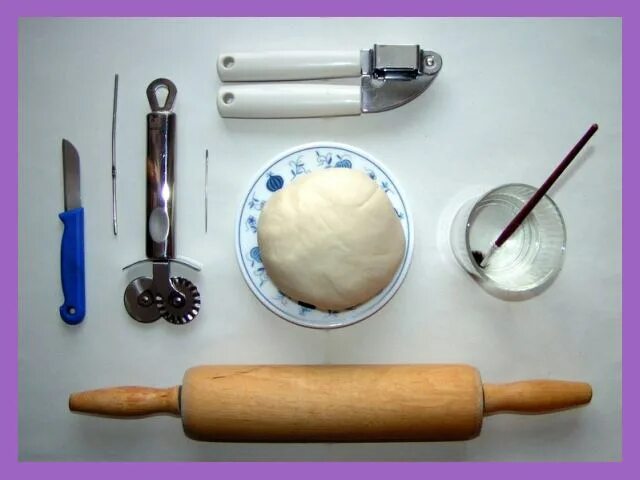 инструменты для стройки. инструменты для украшения тортов. инструменты для обработки древесины. инструменты с работой теста. много разных инструментов для фона.