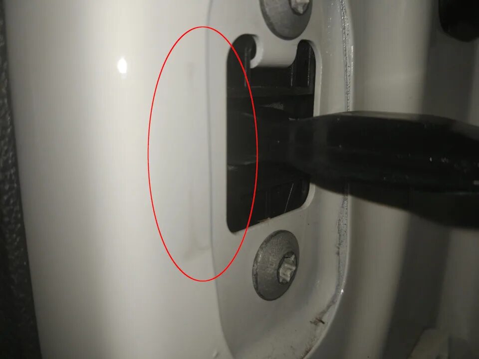 Заглушка двери skoda a5. Октавия а7 детский замок двери. Peugeot 307 ручка задней двери нажимной механизм. Как закрыть двери рапид без аккумулятора. Как закрыть двери рапид без аккумулятора.