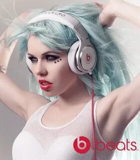 She beats