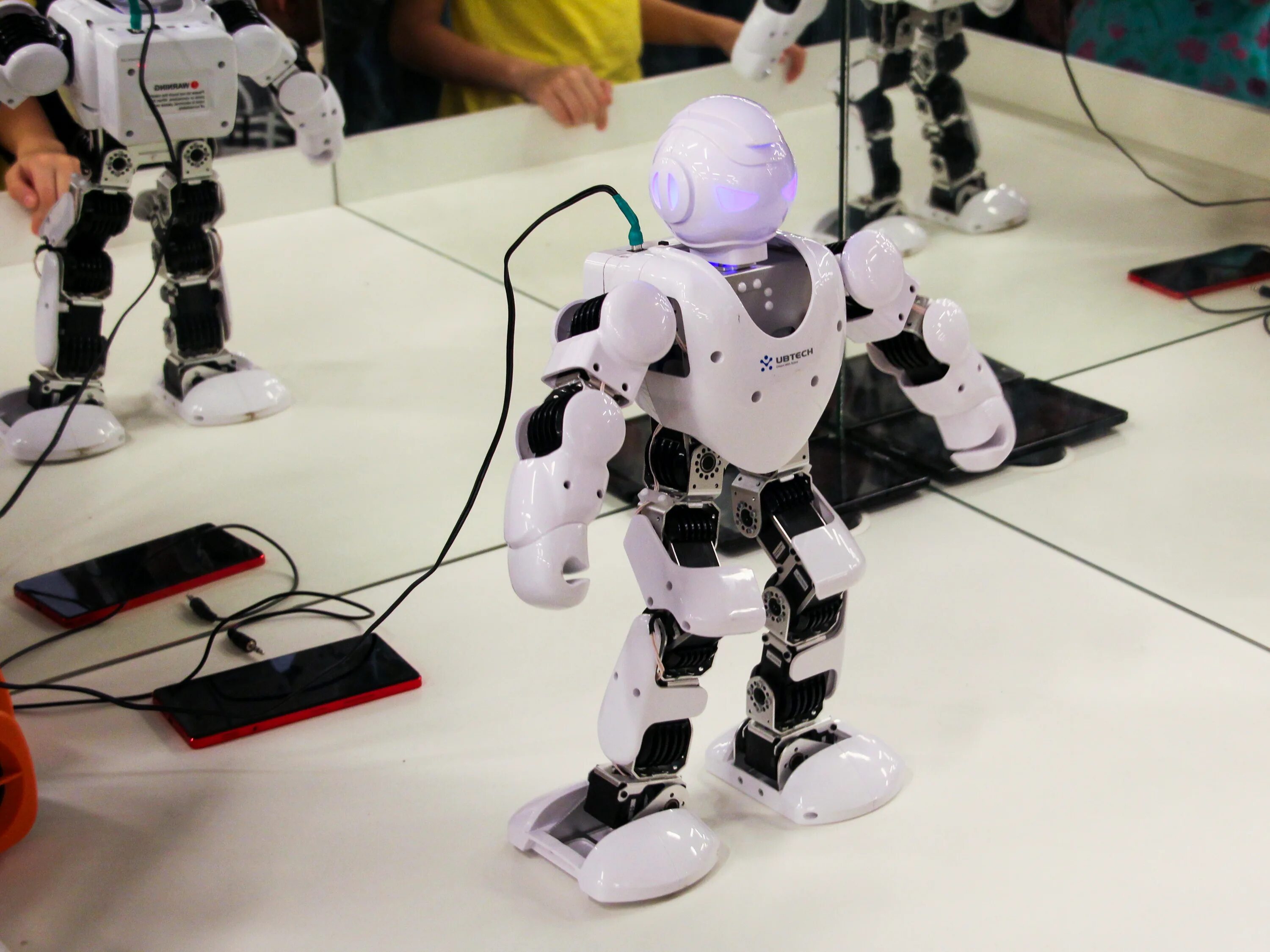 Фотографии со страницы сообщества "I- ROBOT: робототехника в Купчино и не только