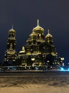 Храм вооруженных сил ночью