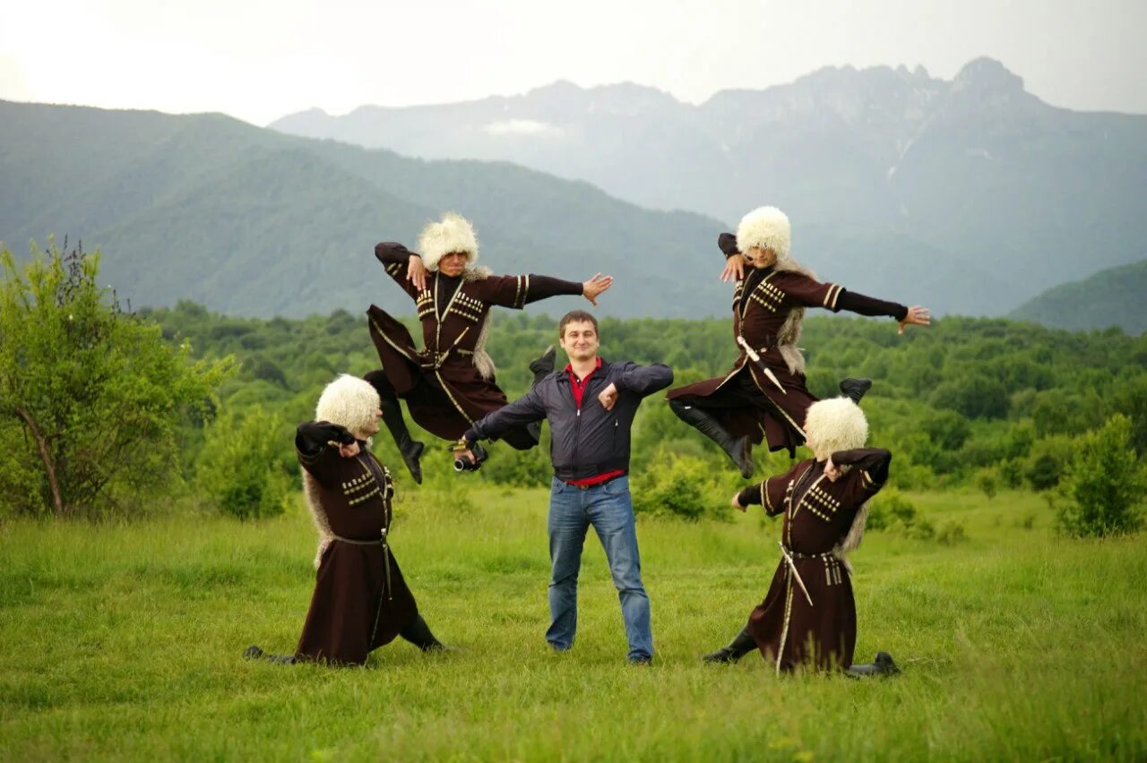 Грузинский танец Гандаган. Ачарули Гандагана. Аджарский танец Гандаган. Грузинские танцы на природе.