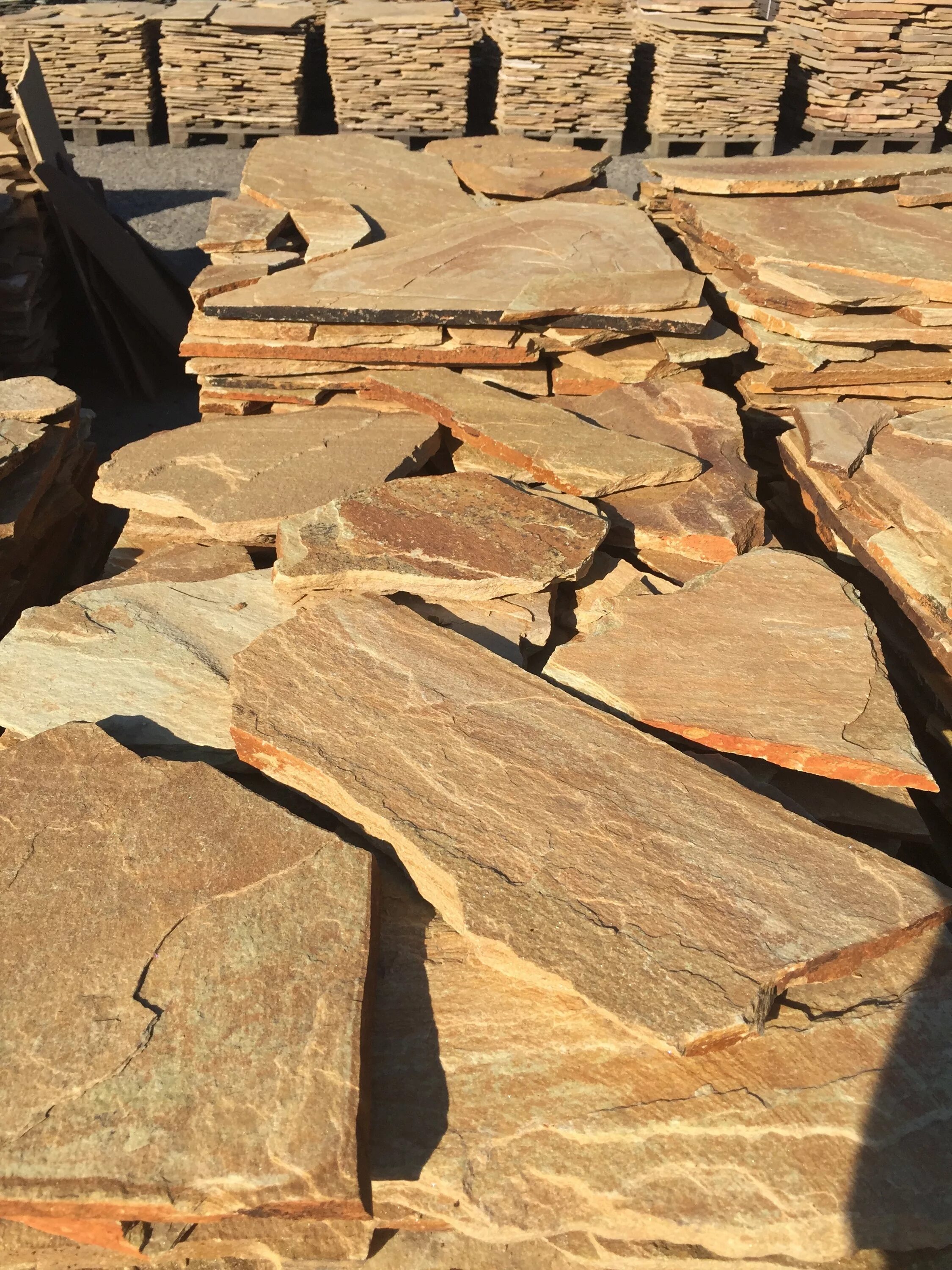 златолит полосатик уральский. златолит. камень плитняк златолит. златолит камень. плитняк "золото инков" (златолит).