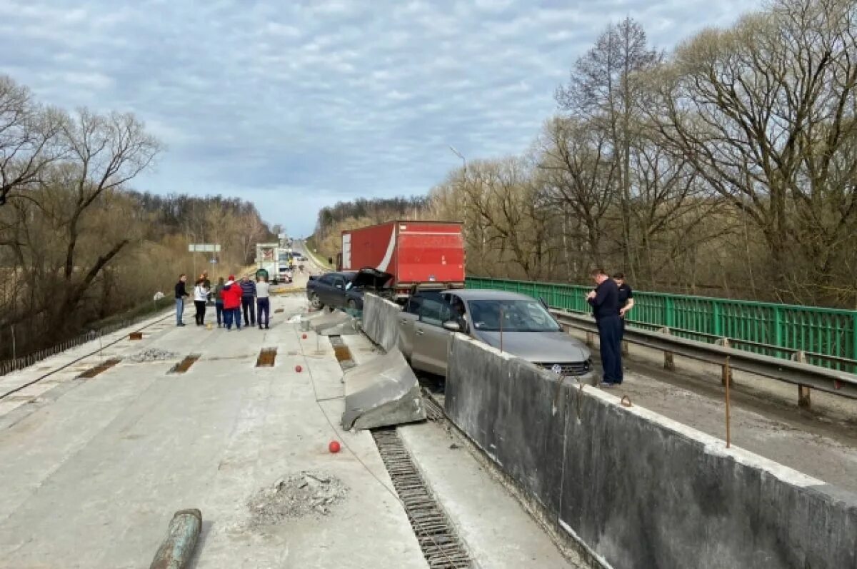 Тросна Калиновка трасса. ДТП трасса Тросна Калиновка. Происшествия в Курской области. Авария на трассе Тросна Калиновка. 15 апреля 2015