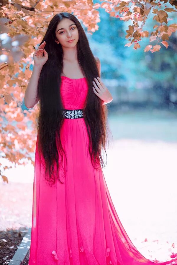 Красивые платья для девочек. Длинные платья. Шикарное детское платье. Эльза платье эльза. Бальные платья для девочек.