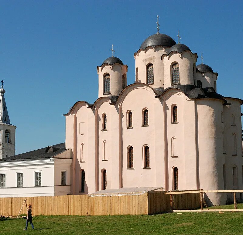 Никольский храм на Ярославовом Дворище Великий Новгород.