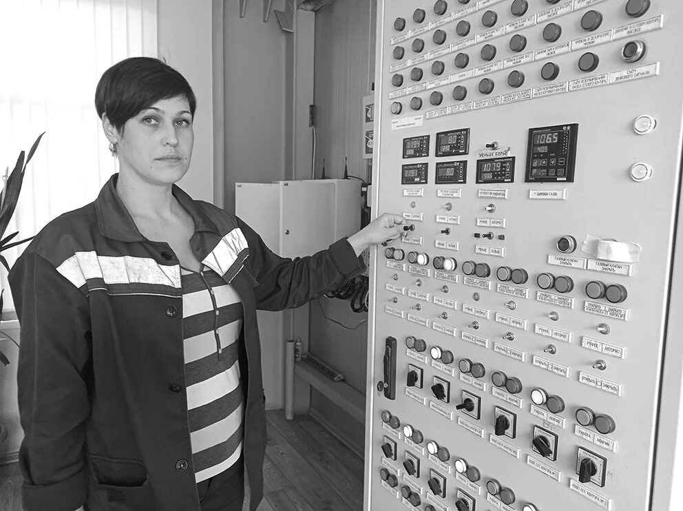 Работа в самаре оператор котельной. Оператор котельной. оператор газовой котельной. оператор котельной девушка. оператор котельной картинки.