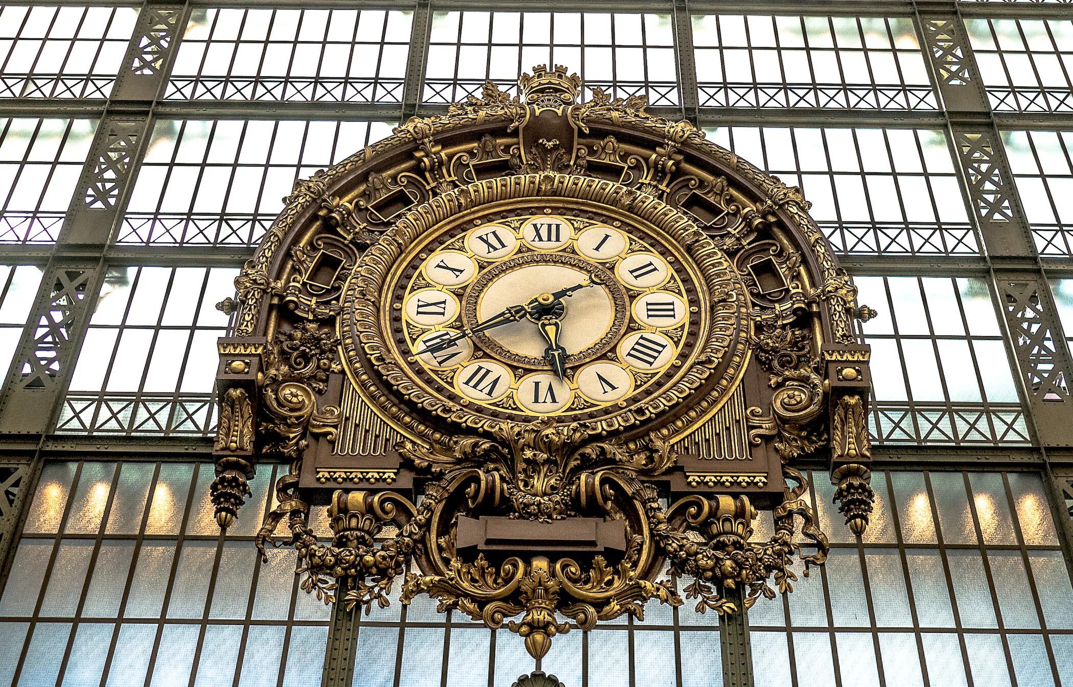 Былыя часы. Башенные часы Страсбургского собора (1354). Старинные часы. Красивые башенные часы. Здание с часами.