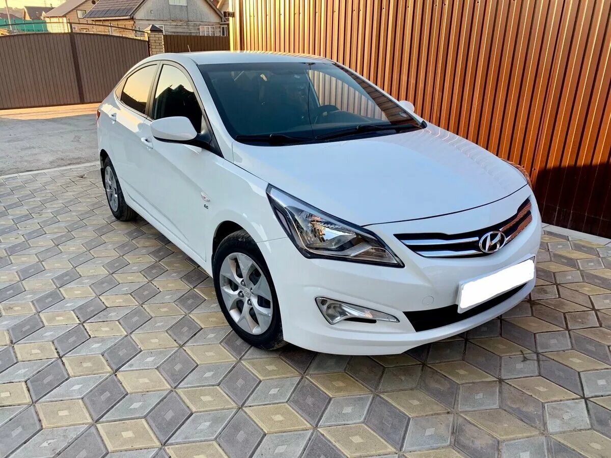 Купить солярис 2015г. Hyundai Solaris 2015. Hyundai Solaris 2015 белый. Hyundai Solaris 1.6 2015. Hyundai Solaris 2015 седан.