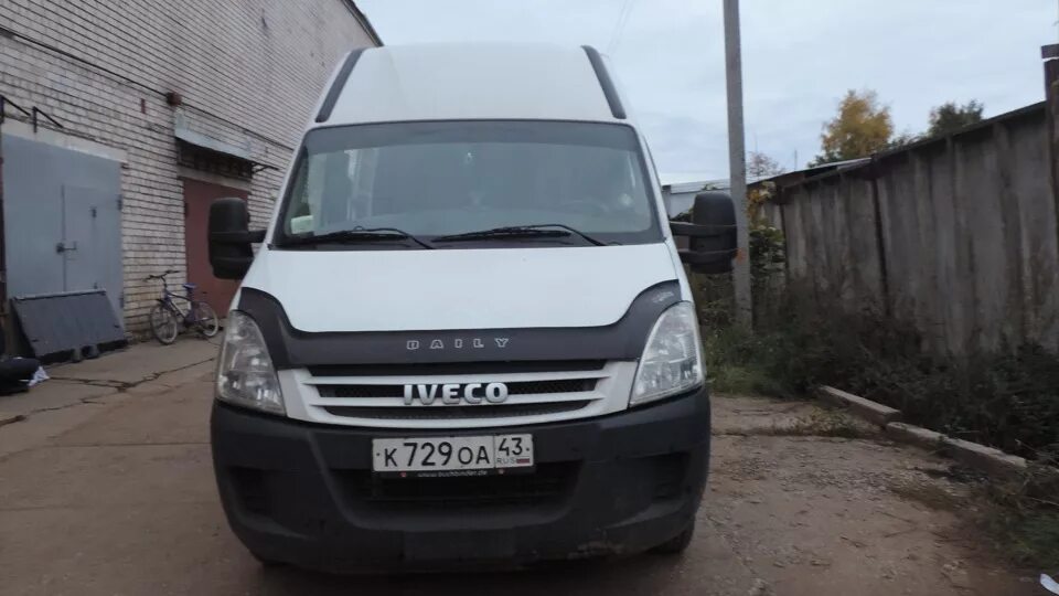 Дефлектор капота Ивеко Дейли. Ивеко Дейли 2008. Ивеко Дейли 2006. Iveco 35с15 2008.