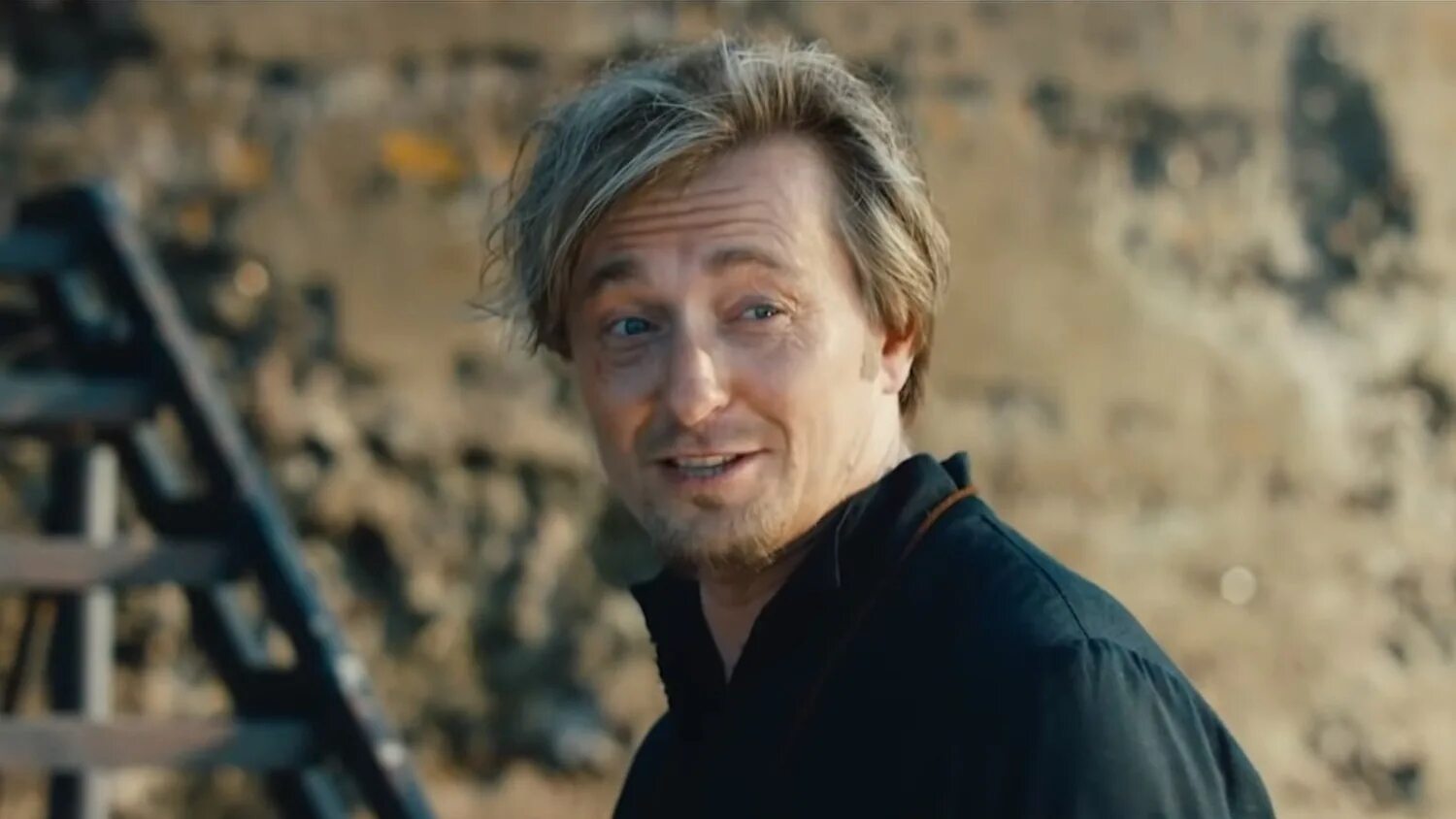 Бендер кто снимается. Сергей безруков бендер. остап бендер безруков. бендер фильм. сергей безруков 2025.