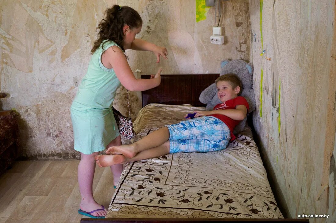 Сиенна миллер в нижнем белье. Девушка на даче летом. Соседка 2004 элиша катберт. Блондинка. Vendula беднарова ванесса купер.