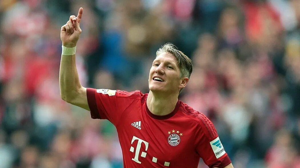 Bastian Schweinsteiger Бавария. Schweinsteiger Бавария 2008. Швайнштайгер 2008. Бастиан Швайнштайгер тренировка Баварии 2008. Бастиан 37