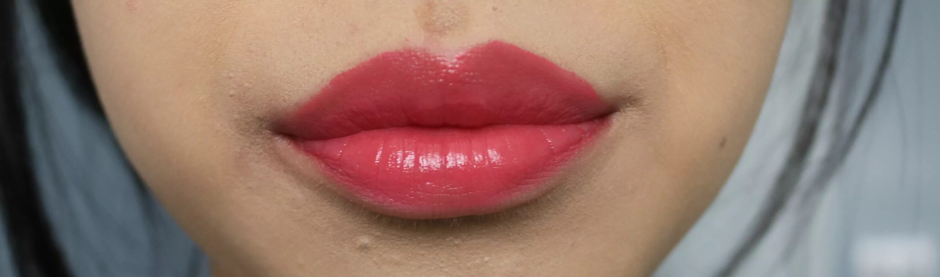 Glossy kiss. Essence glossy kiss. seventeen сатиновая помада для губ glossy lips. essence fruit kiss.малина номер. essence бальзам для губ glossy kiss cherry kiss.