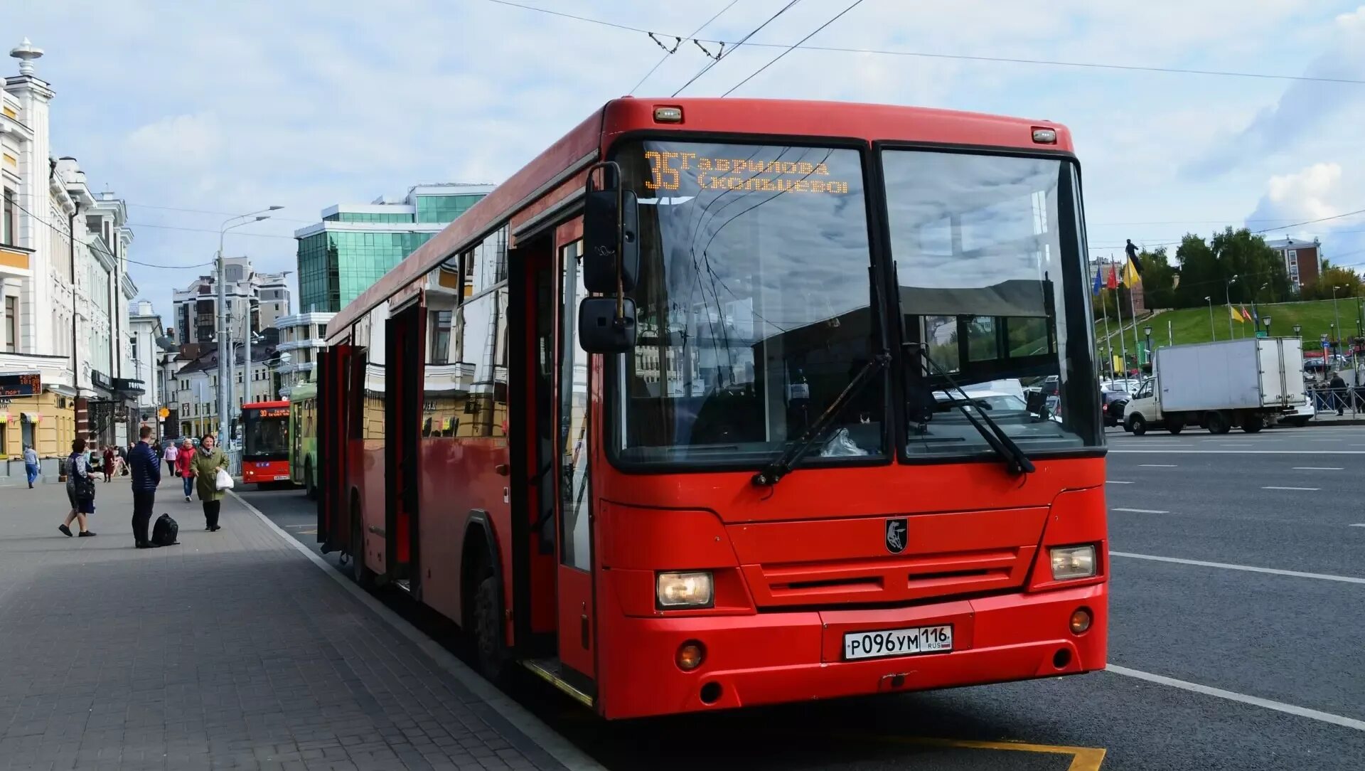 43 автобус казань остановки. Автобус Казань. Казанские автобусы. Красный автобус Казань. Городской автобус Казань.