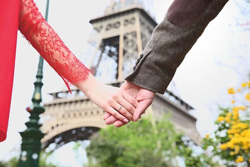 10 предложений руки. Предложение в Париже. Предложение руки и сердца в Париже. Предложение руки в Париже. Сердечки Париж.