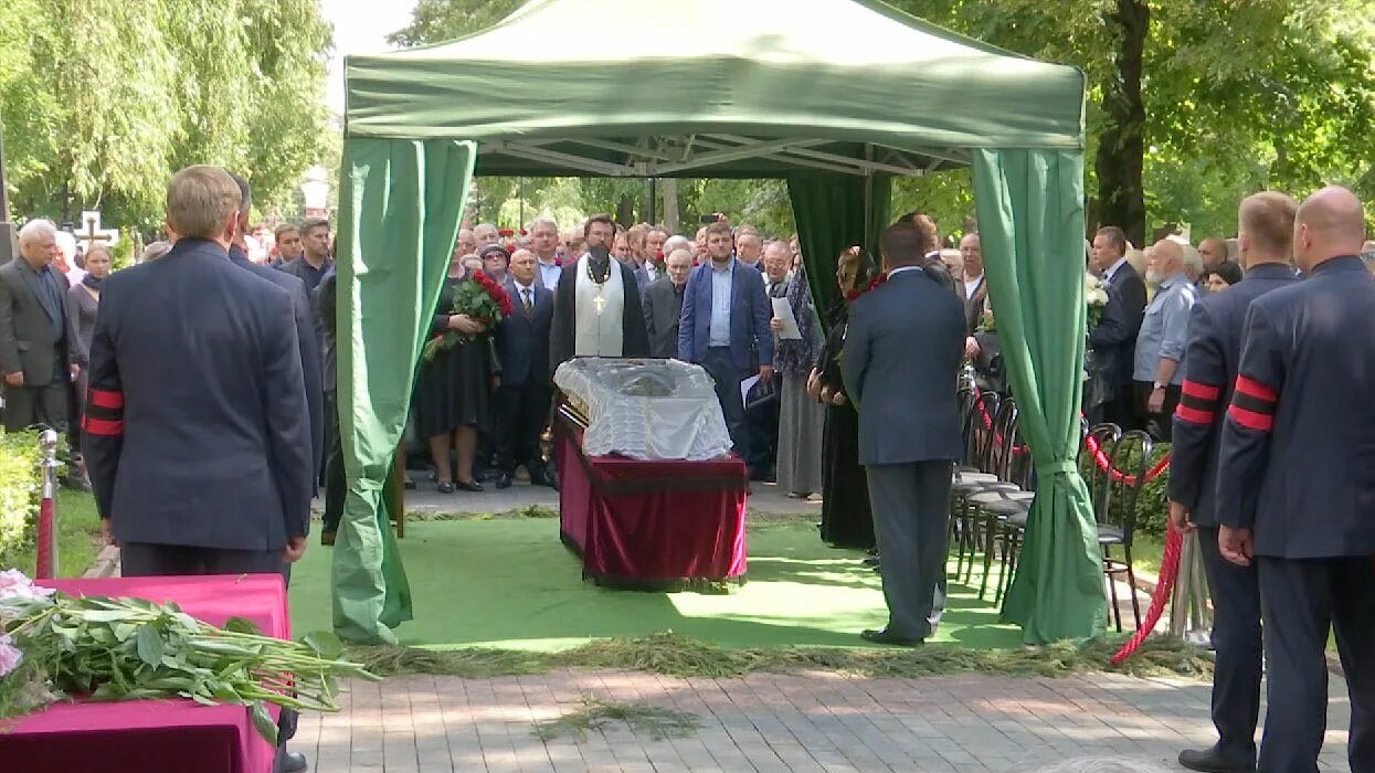 Русский народ провожает Илью Глазунова