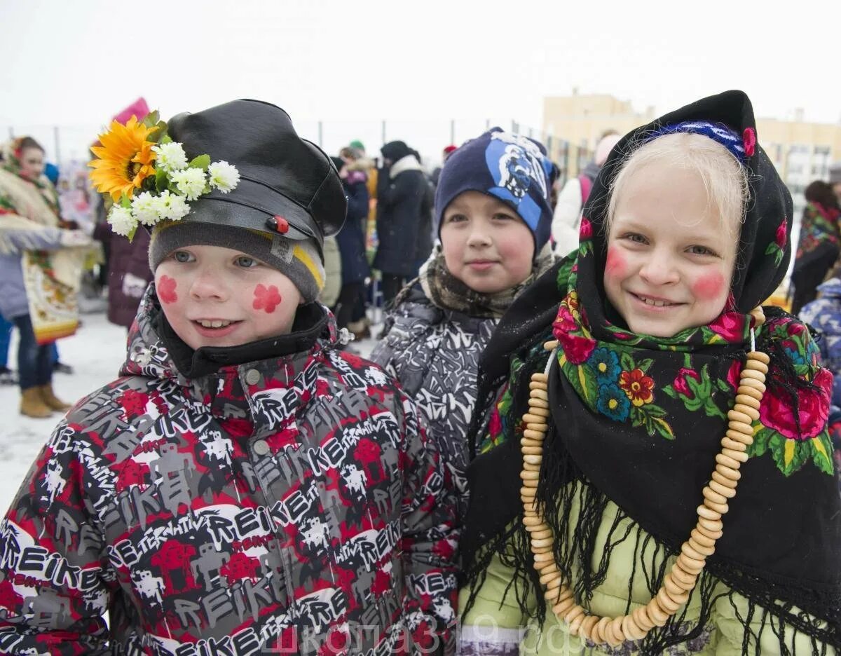 Одежда на масленицу для мальчика. Наряд на Масленицу. Наряд на Масленицу для детей. Одежда на Масленицу для детей. Нарядить мальчика на Масленицу.