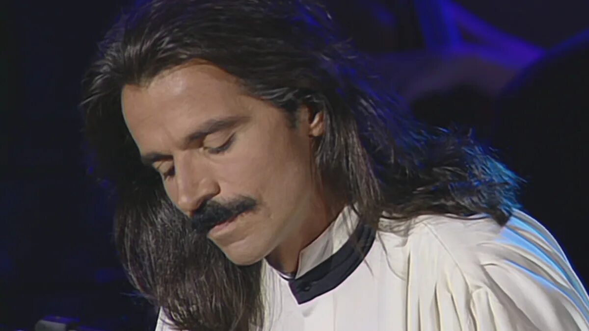 Янни хрисомаллис концерт. Yanni певец. Янни хрисомаллис 2021. Янни греческий композитор. Yanni 2023.