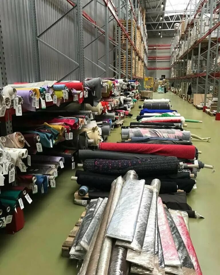 Оптовый склад тканей. Оптовый склад тканей. Адрес склад тканей. Склад тканей. Магазин тканей.