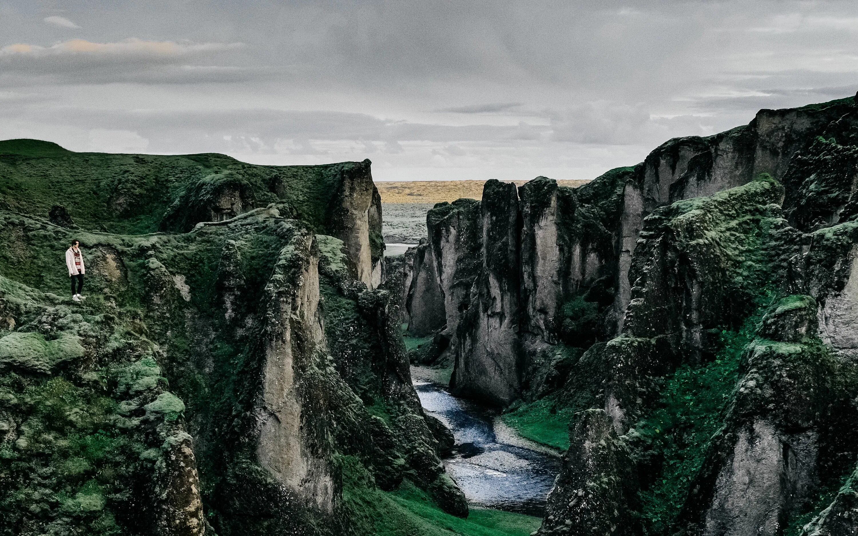 Обрыв холма. Обрыв 4 буквы. Обрыв 4 буквы. Обрыв 4 буквы. Утес троллтунга-норвегия.