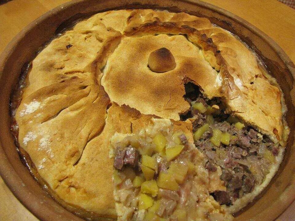 Бэлеш с картошкой и мясом. Татарская кухня бэлиш. .Балиш балиш. Бэлиш татарский пирог. Татарский пирог балиш.