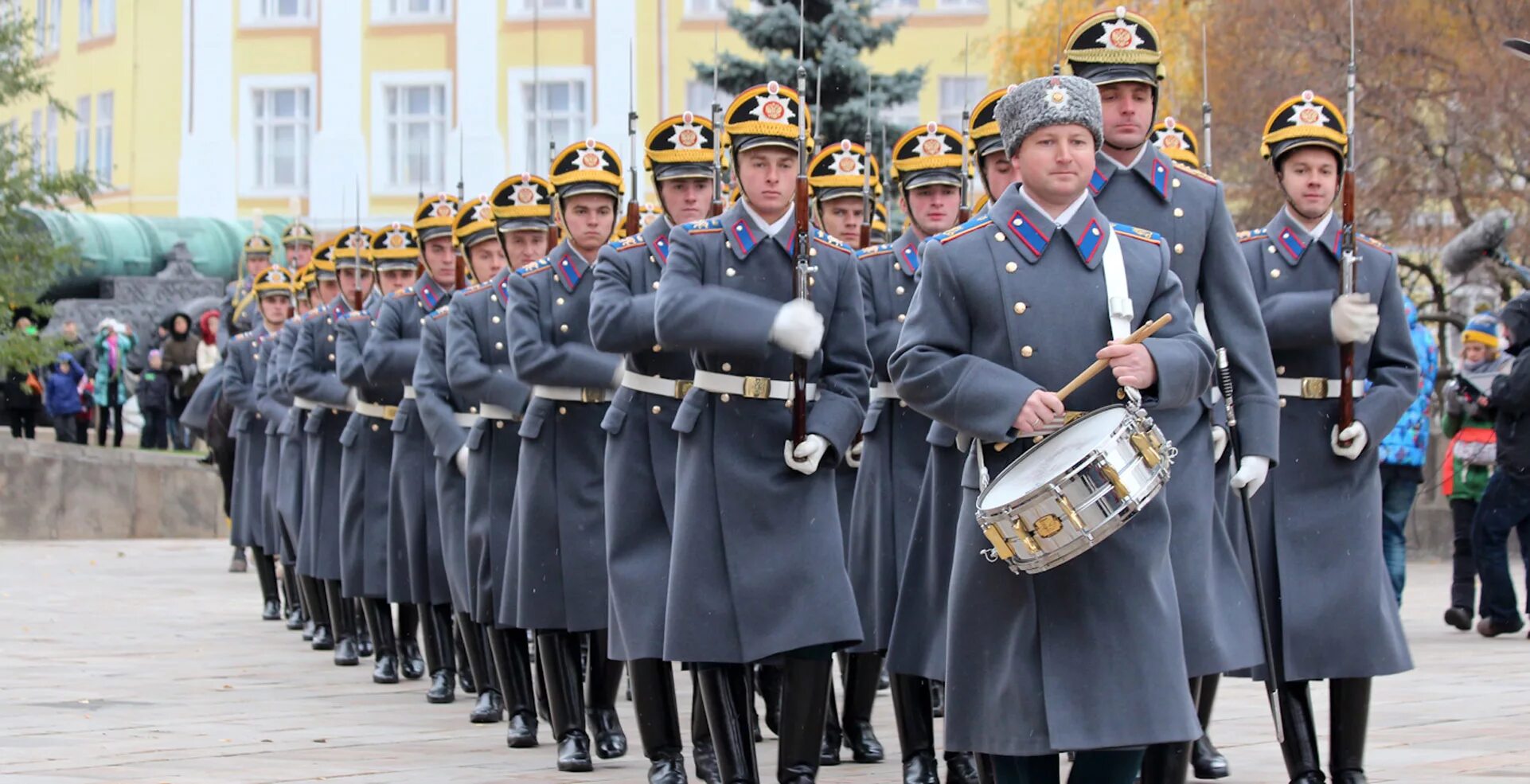 ФСО президентский полк. Президентский полк комендатуры Московского Кремля. Президентский полк службы коменданта Московского Кремля. ФСО президентский полк войска.