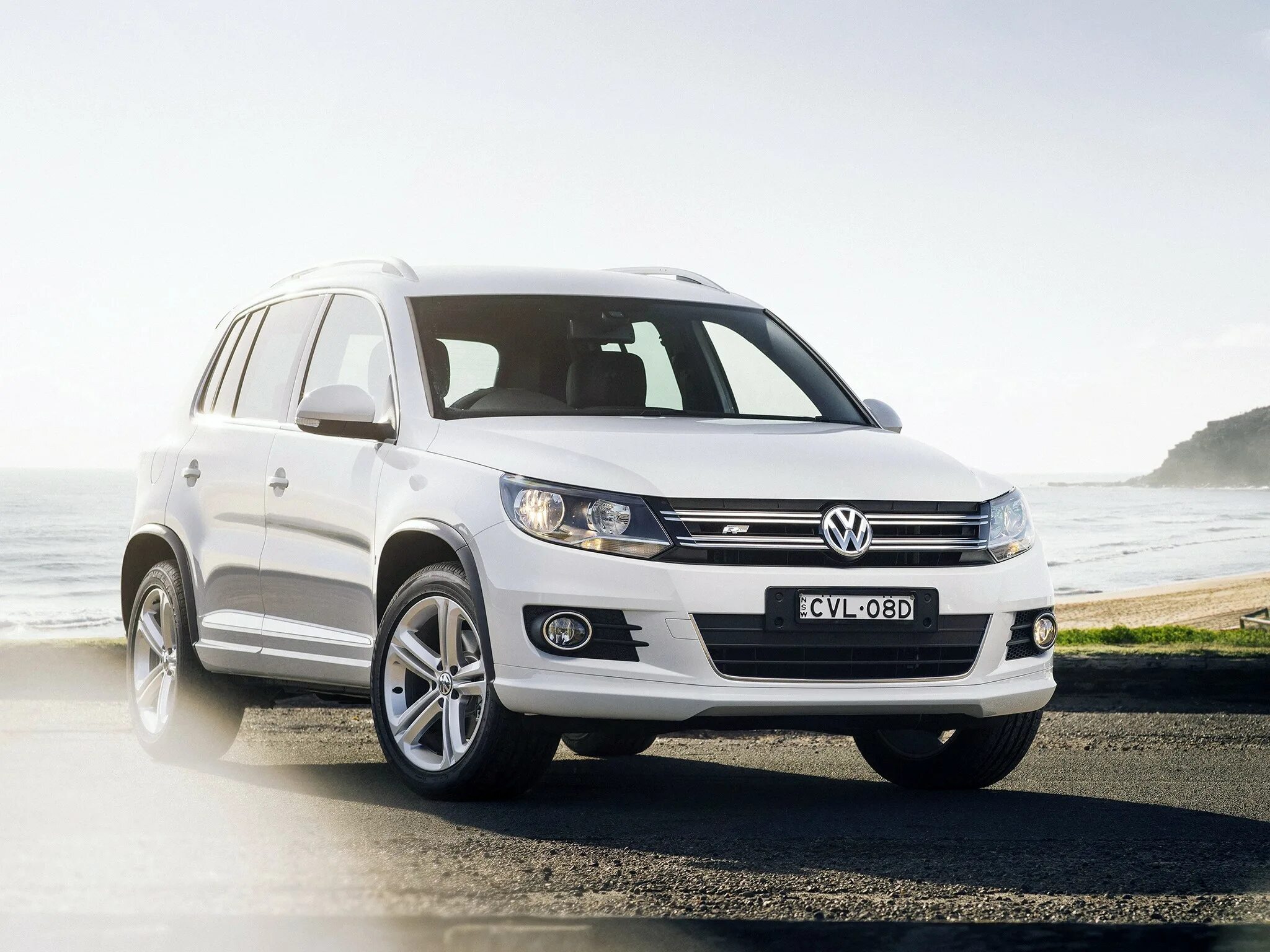 Volkswagen купить воронеж. Volkswagen Tiguan семиместный. Tiguan 2015. Tiguan 1 r line. Фольксваген Тигуан 2015.