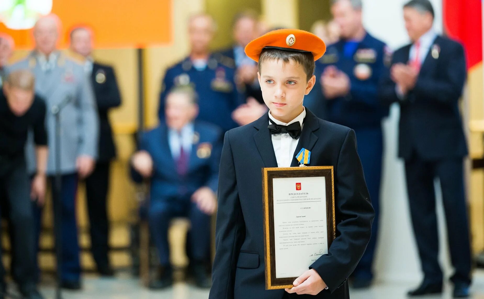 современные герои. подвиги детей 21 века. дети проявившие мужество. дети которые были на войне. награждение детей.