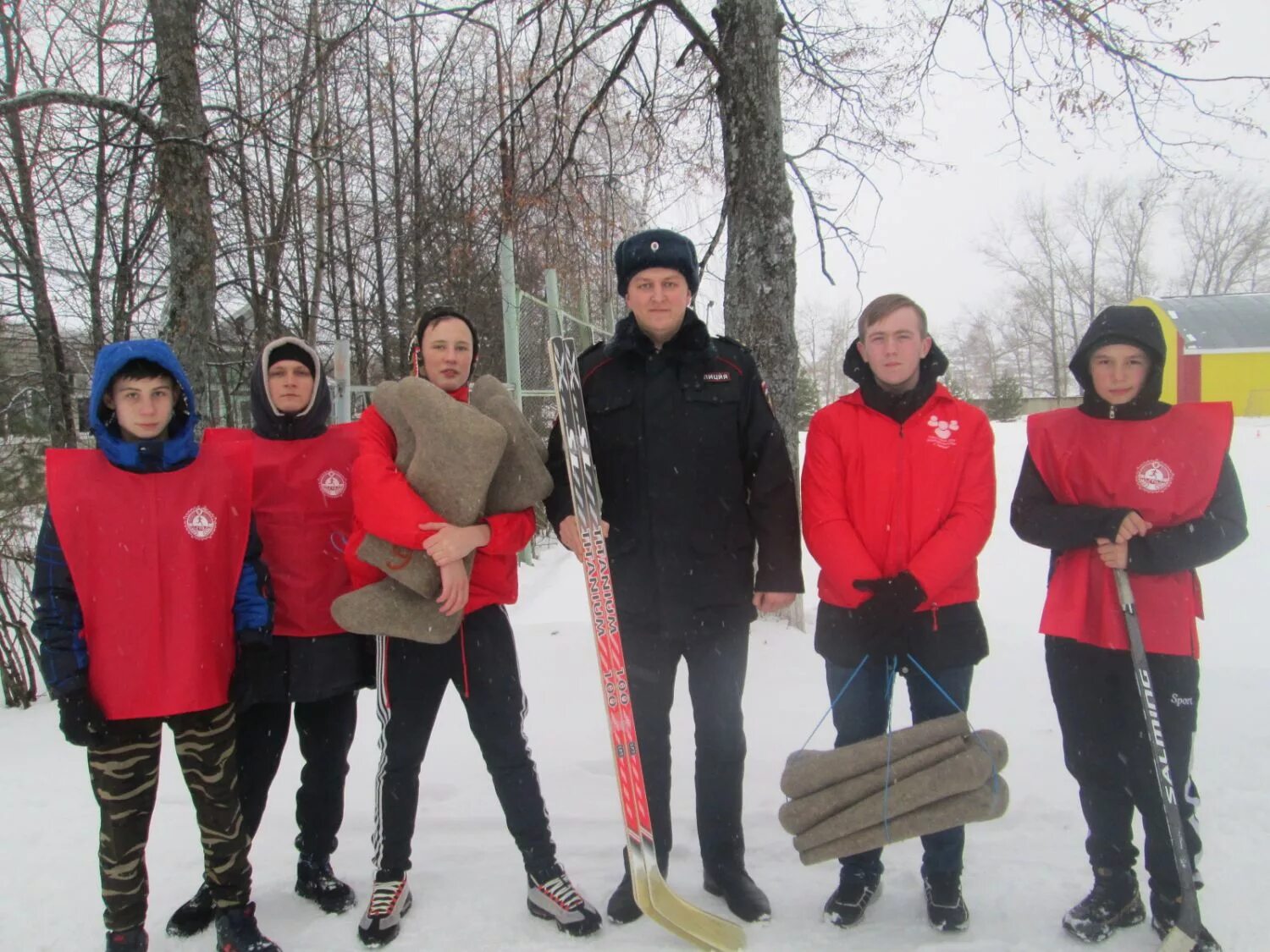 Программа лысьве. Спорт в лысьве. клуб октябрь лысьва. волонтёры в лысьве. лысьва день города 2015.