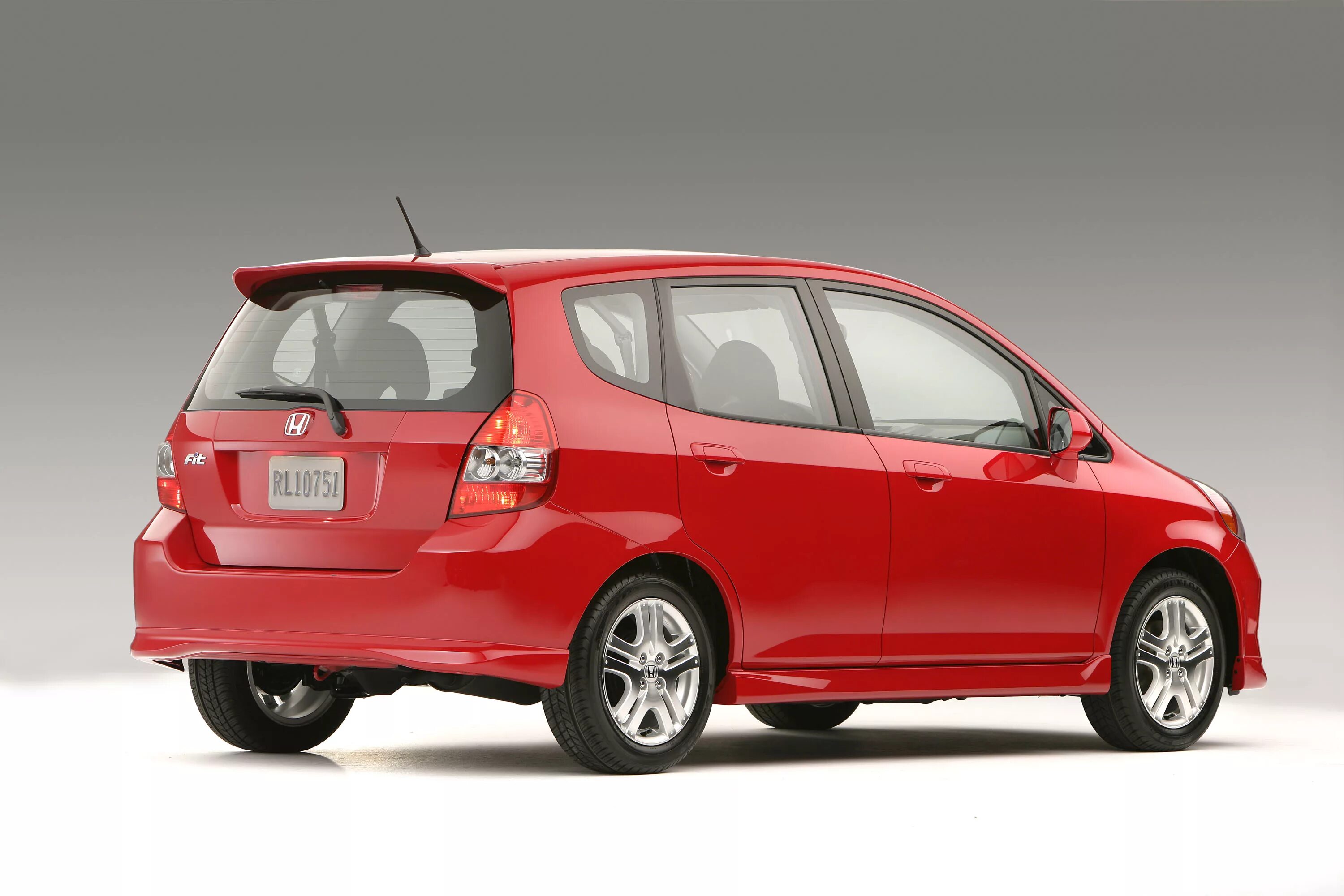 Хонда фит первого поколения. Honda Fit 2006. Хонда фит 2006 года. Хонда фит 2001. Хонда фит джаз 2007.