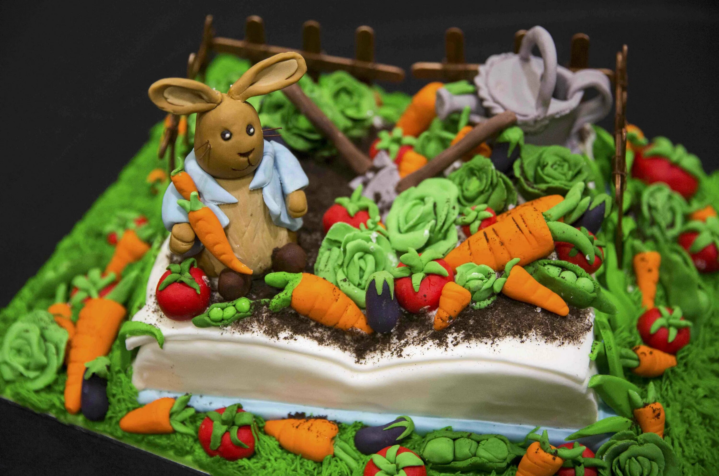 Торт кролик Питер. Фестиваль тортов. Выставка сказочных тортов. Невероятные торты