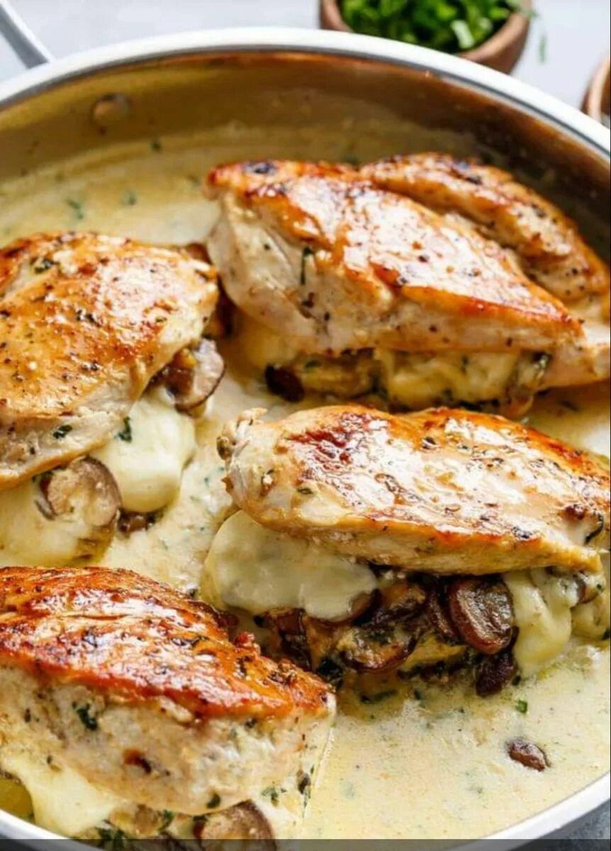 Вкусные блюда. Простые рецепты ужина из курицы. Филе куриное. Куриное филе с чесноком и сыром. Простые рецепты ужина из курицы.