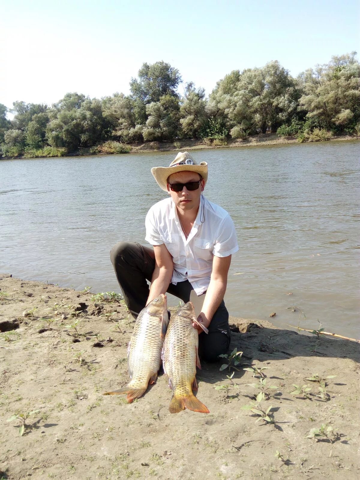 Астрахань река Кигач. Село Бузан Астраханская область. Рыбалка на реке Кигач. Астрахань Кигач рыбалка. Река кигач астраханская область