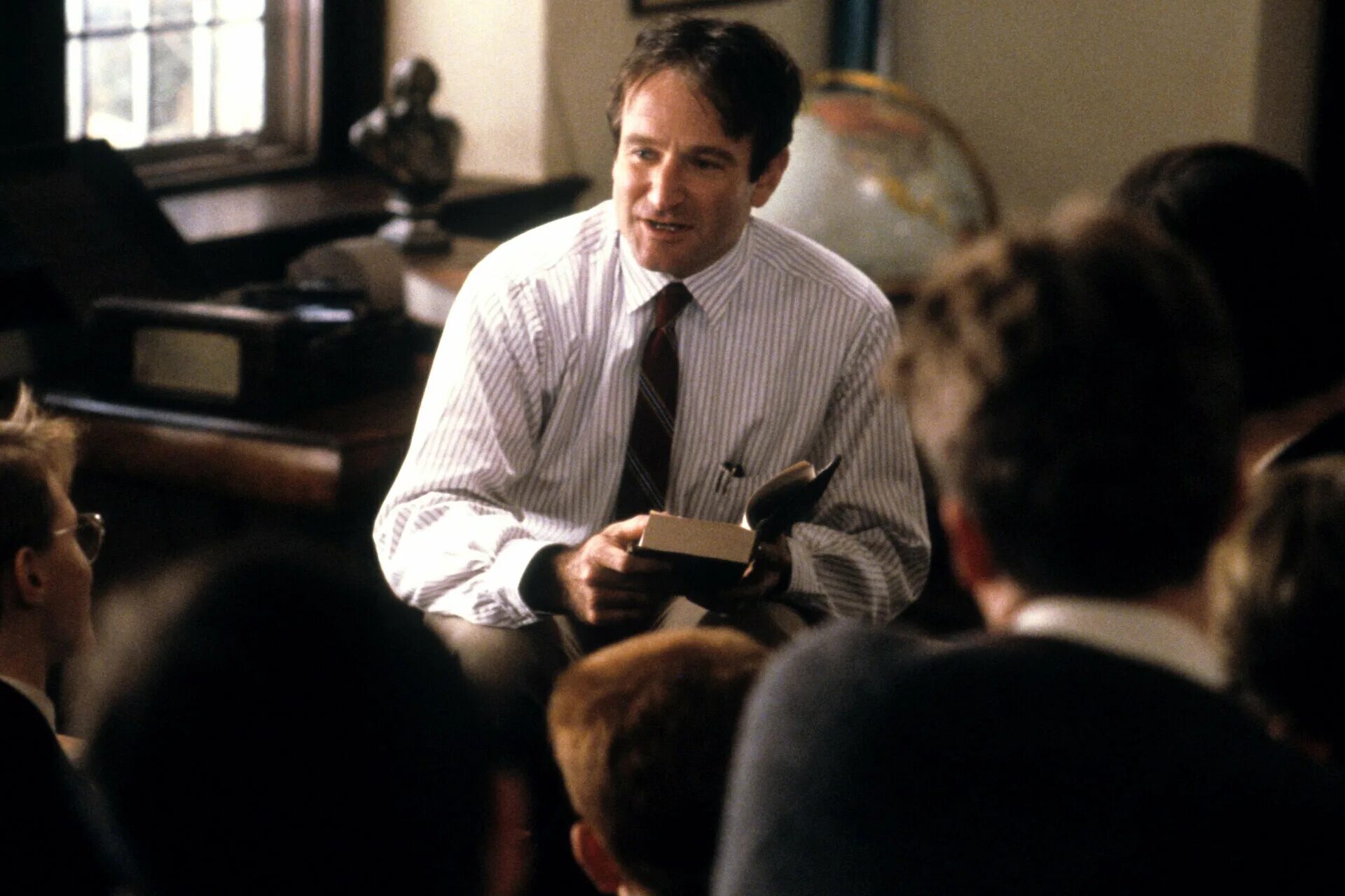 Учитель извинился. Учитель перед учениками. Прощения перед педагогом. Извинение перед преподавателем. Нагрубил учителю.