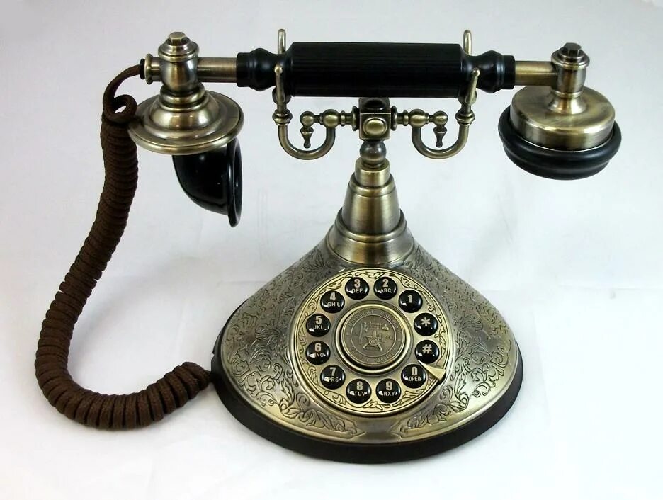 Старинный телефонный аппарат. Телефонный аппарат ретро. Телефонные аппараты в стиле ретро. Радиотелефон в стиле ретро. Как получить старый телефон