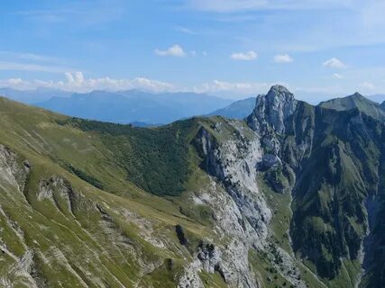 Наклонная поверхность горы