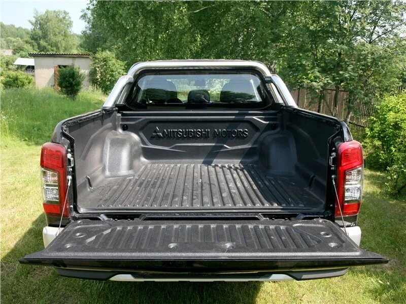 Mitsubishi l200 закрытый кузов. Mitsubishi l200 кузов. Кузов л. Кузов л. Кузов л200.