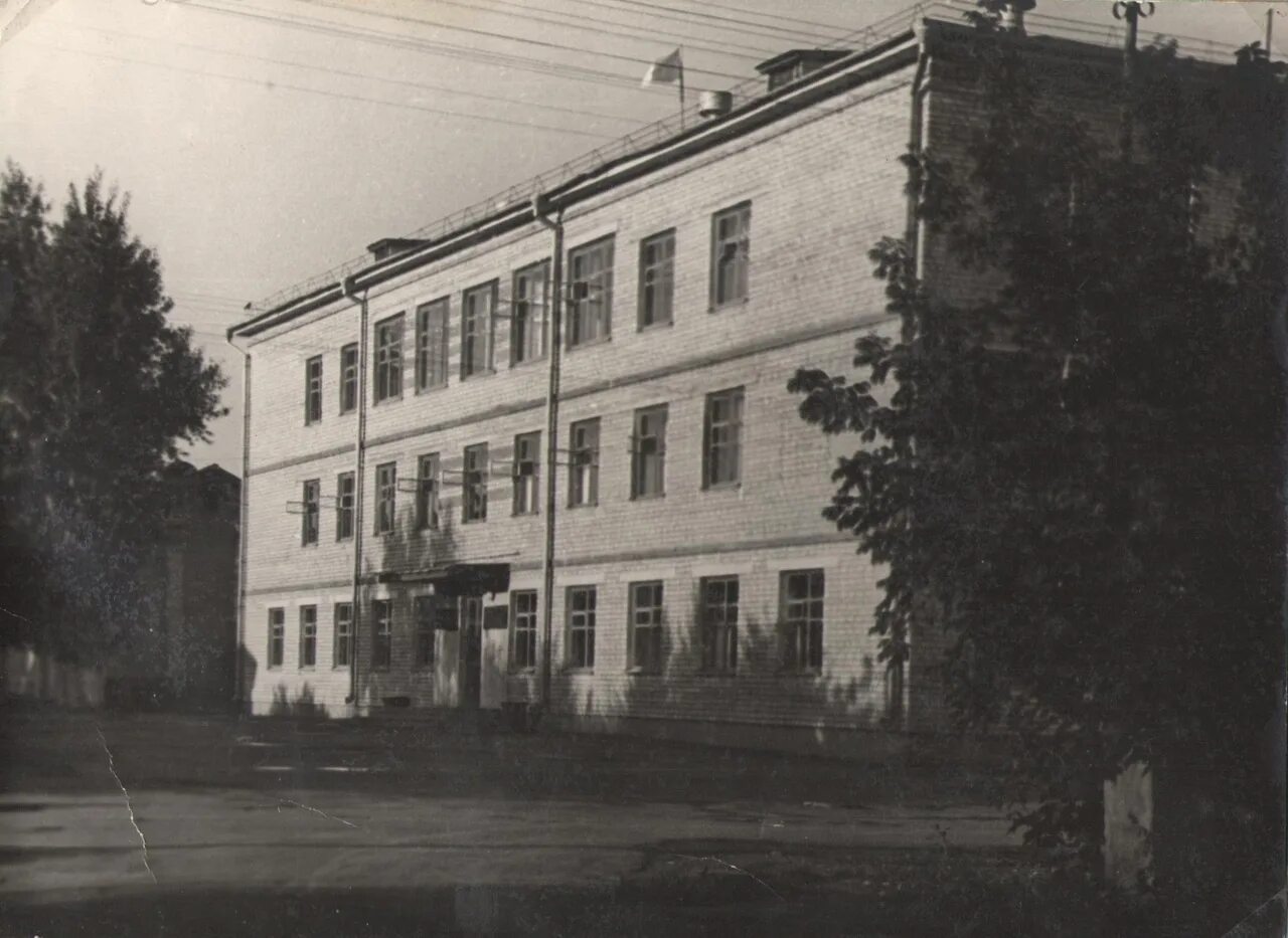 Город рыбное старые фото. Старый город рыбное. Жд поликлиника в рыбном. Старый город рыбное. Город рыбное история.