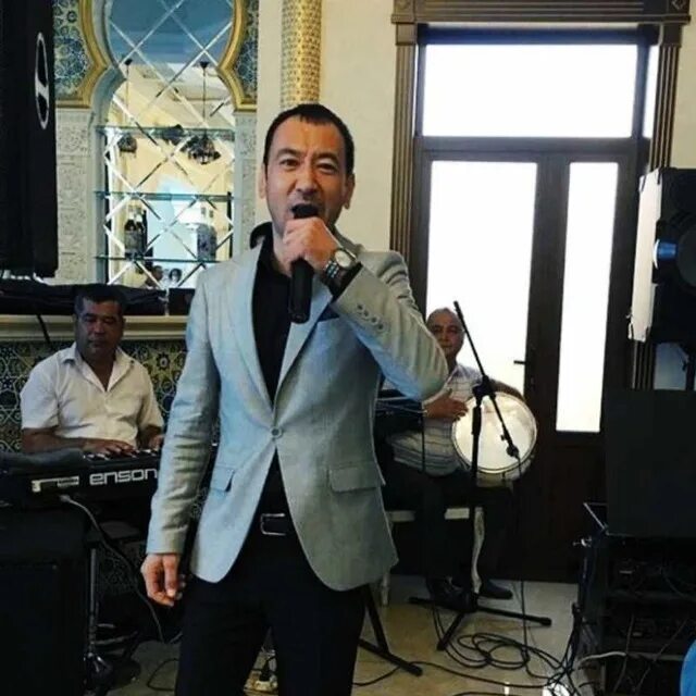 Mister qaxa. Mister qaxa блоггер. mister qaxa qushiqlari. mister qaxa aravamni o&#039;zim tortyapman. mister qaxa дунени талашманг mp3 2025 mp3.