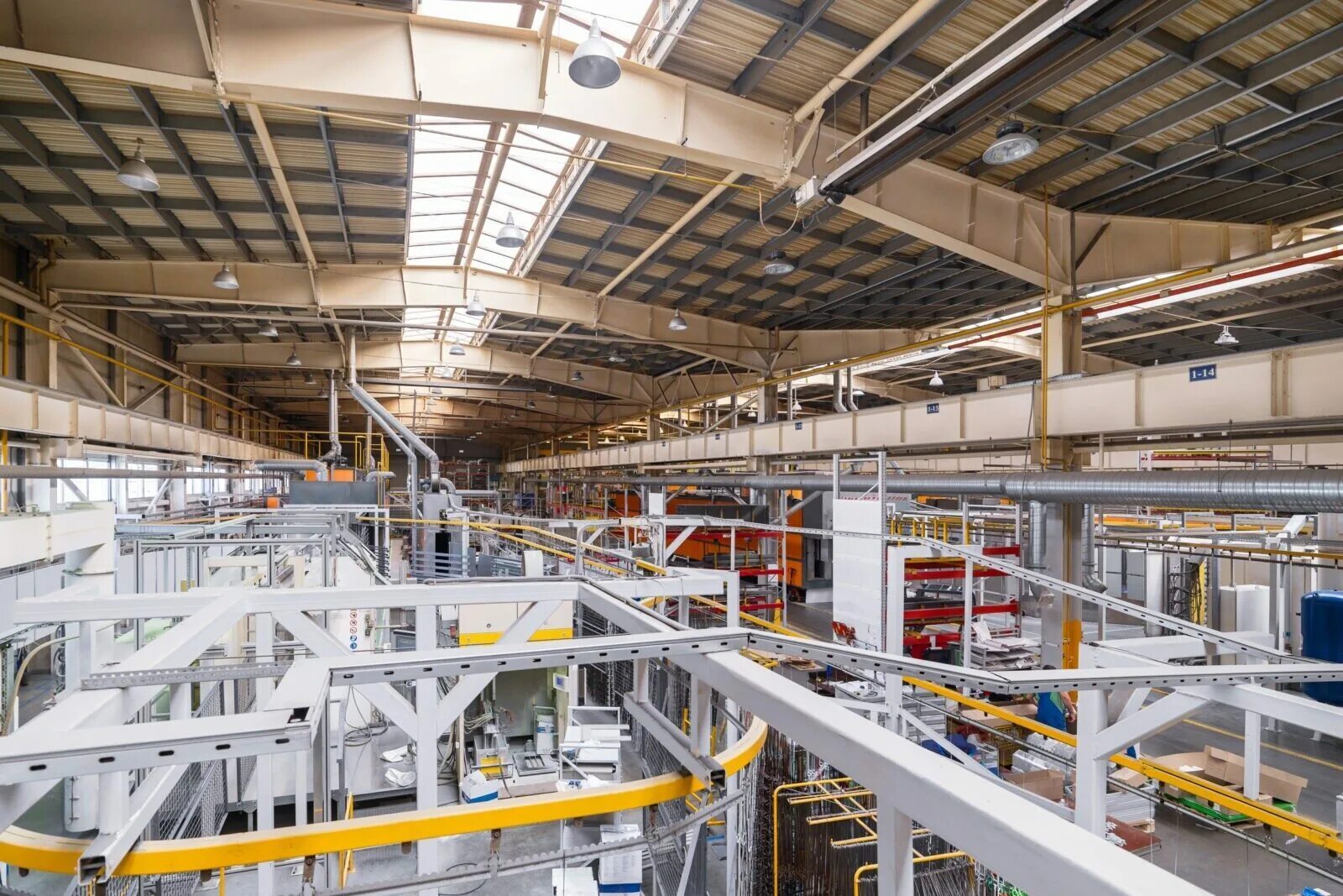 Сухих линия. Painting Metal by Production line. Industry line. Industrial lines. Overhead Conveyor for Automotive Production line.