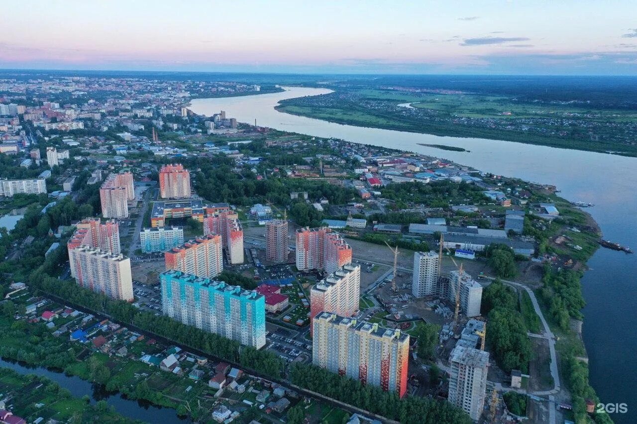 Томск районы фото. Микрорайон Радонежский Томск. Радонежский Томск Береговая 25. Томск ул Береговая Радонежский. Проект Радонежский Томск.