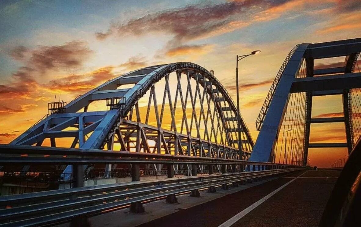 Керченский мост. Крымский мост мост. Крымский мост через керченский пролив. Крымский мост вид сбоку. Крымский мост хорошие фото.