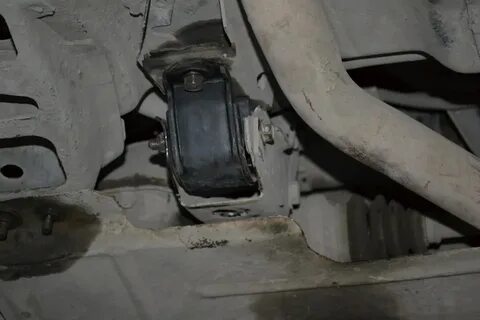 Где находятся подушки двигателя