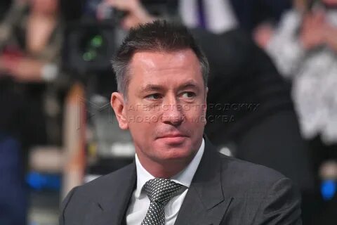 Конов биография